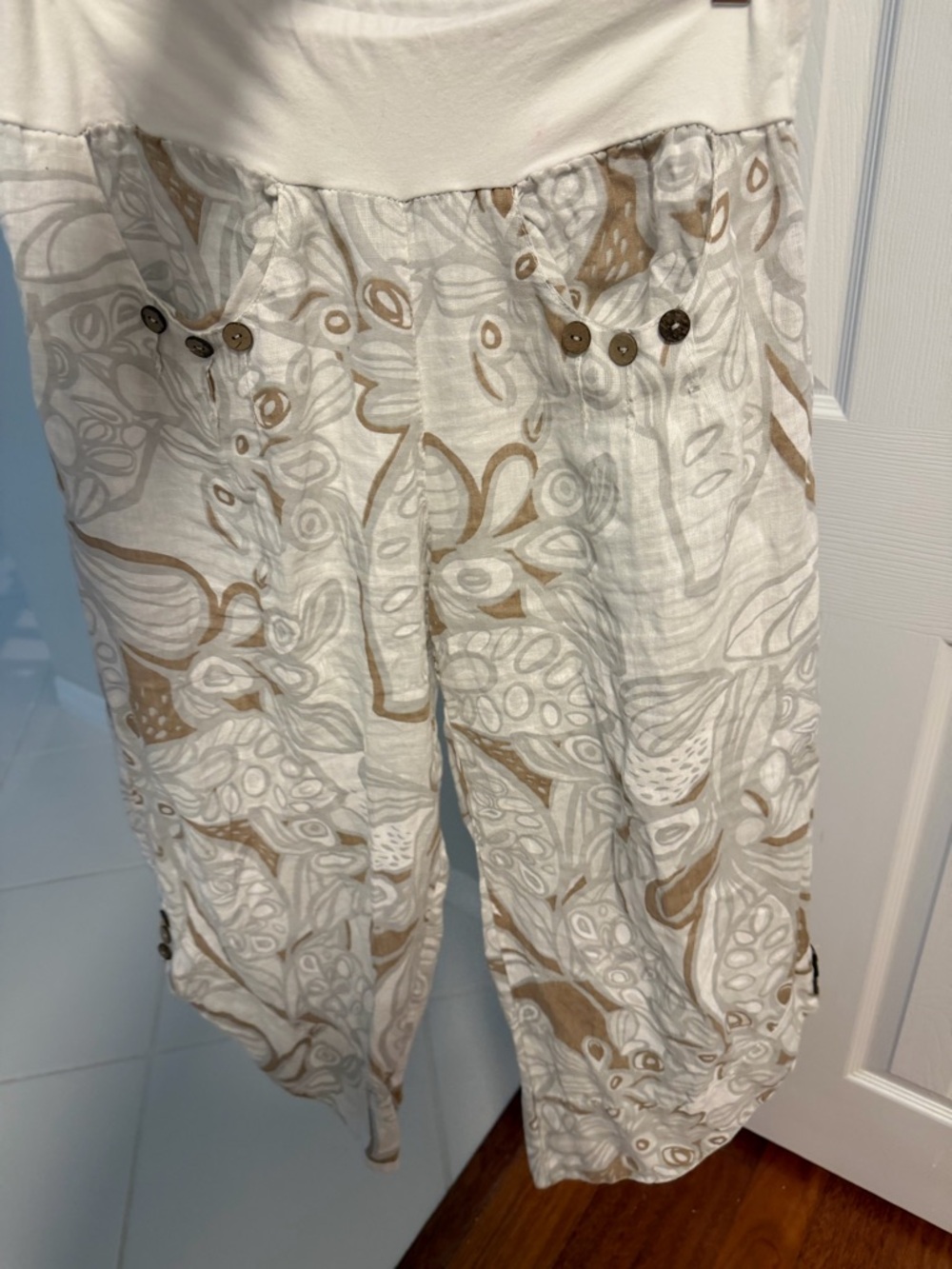 Made in Italy Linen Lightweight White & tan Printed Wide-Leg Pants in Large - Picture 11 of 14